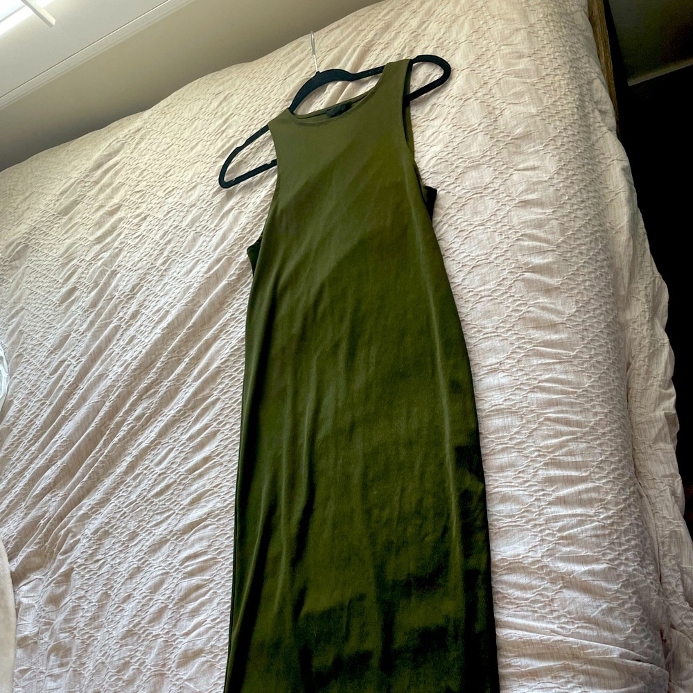 Green slim fit dress. Top shop. Size 10 body con. Dress is beautiful